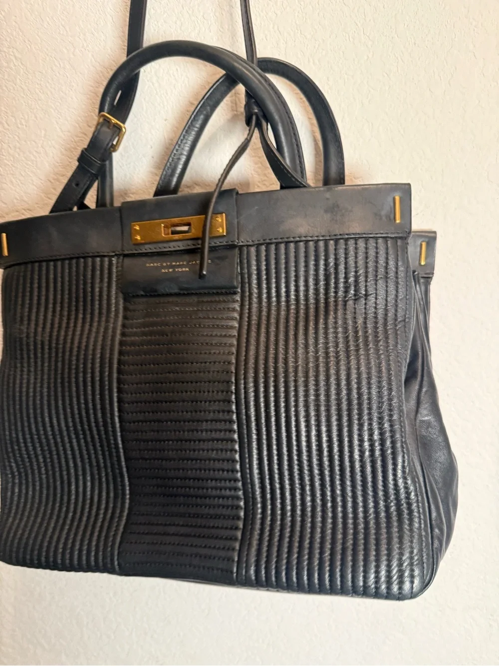 Marc Jacobs black Ribbed Leather Tote Bag with Gold louis christian lv tory